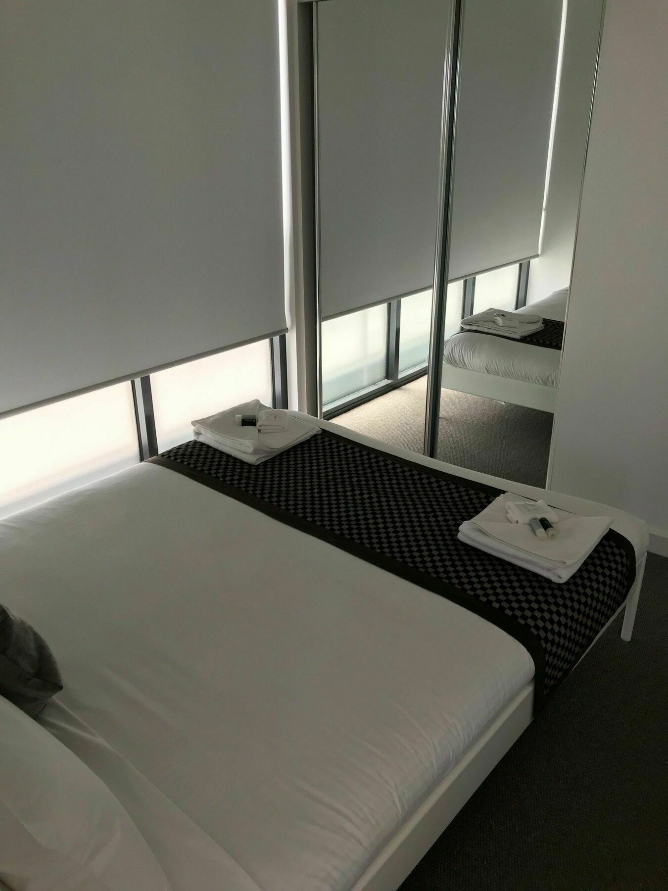 Rnr Serviced Apartments Adelaide - Grote St. エクステリア 写真